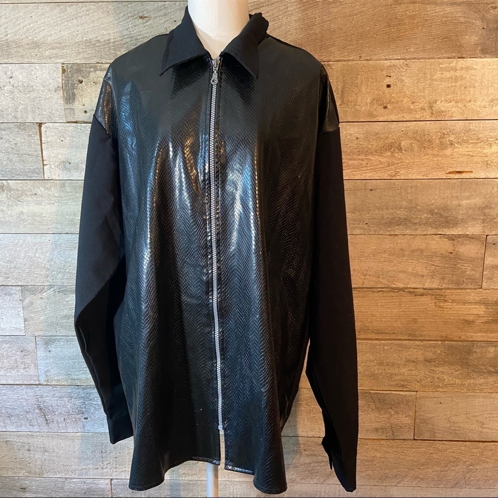 Apartment London women’s black zip up jacket ‎ in size 4
